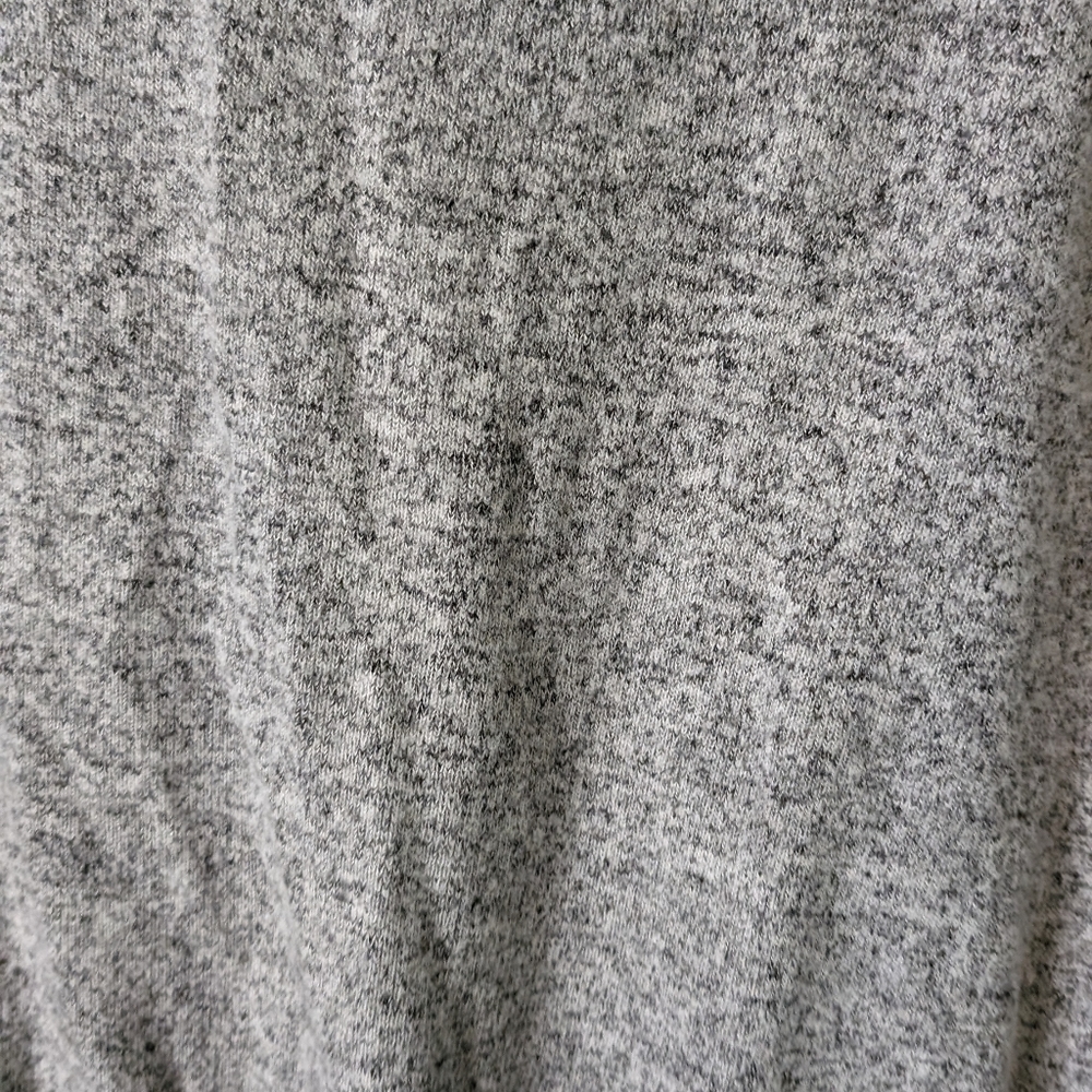 TORRIDSUPER SOFT PLUSH TOP  Size 0 V neck - Picture 5 of 7